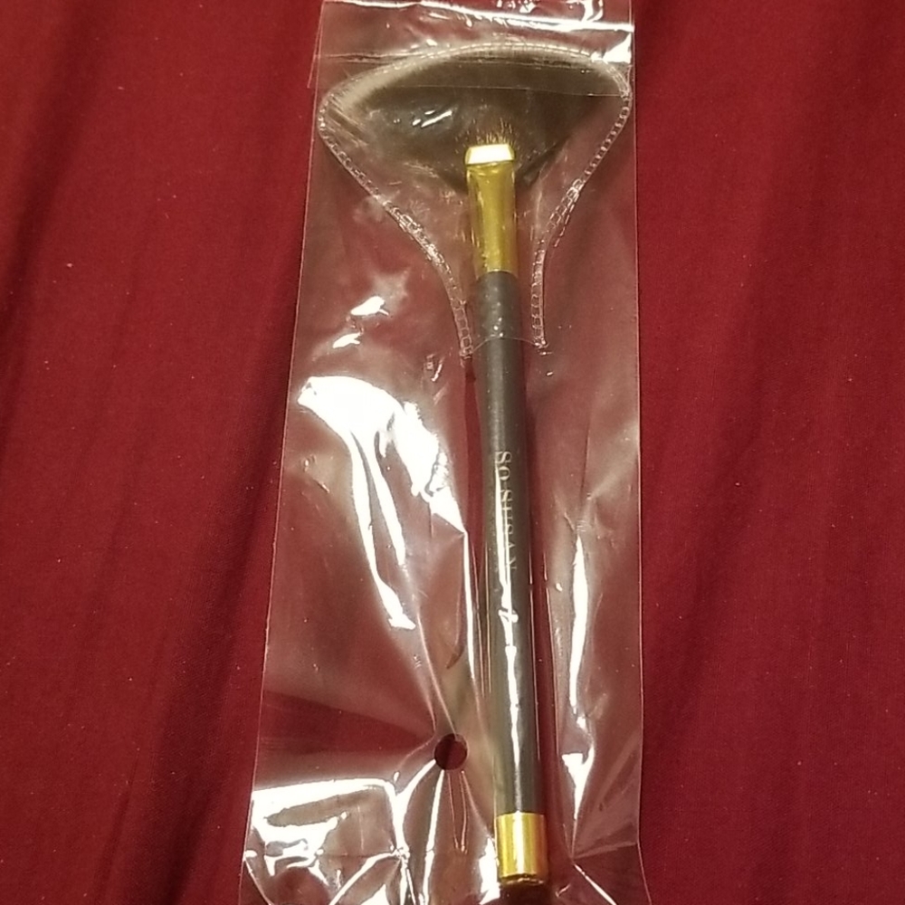 So Susan Fan Brush